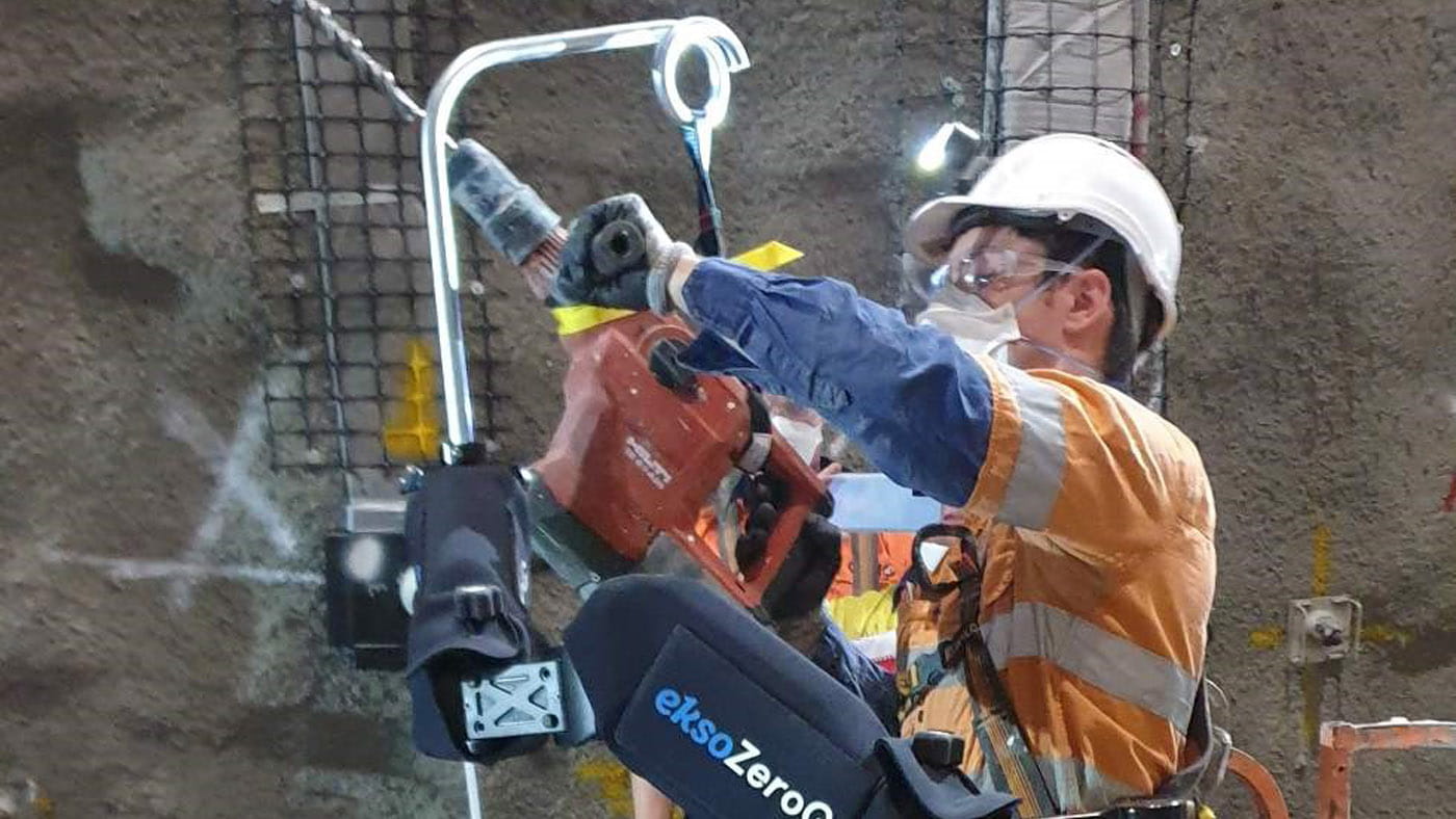 A WestConnex worker using an off-body exoskeletal technology.